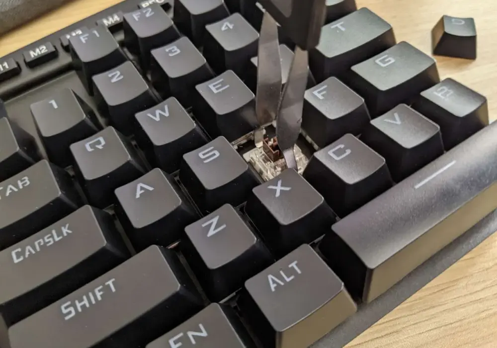 Jak łatwo wymienić przełączniki w klawiaturze mechanicznej