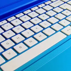 Jak łatwo podłączyć klawiaturę do tabletu - poradnik krok po kroku